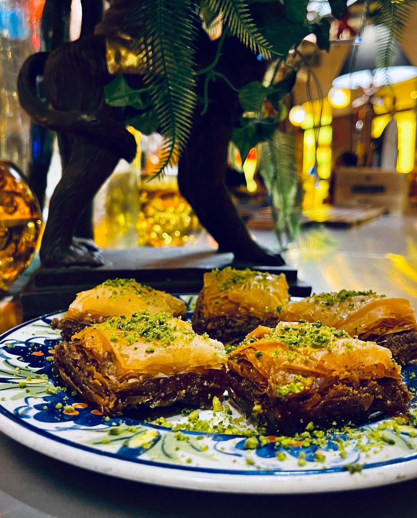 It&rsquo;s beginning to taste a lot like Christmas, because we&rsquo;ve launched our brand new festive menu 🎄😋
Bookings are now open, so join us for some festive fun this December 🎁
Much Love, Brutti 💛🧡